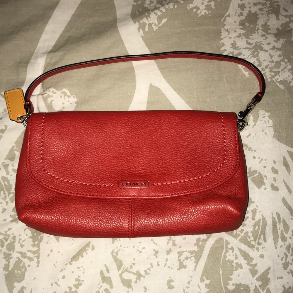 😎😎SUPER CUTE COACH LEATHER HANDBAG, USED 3 TIMES